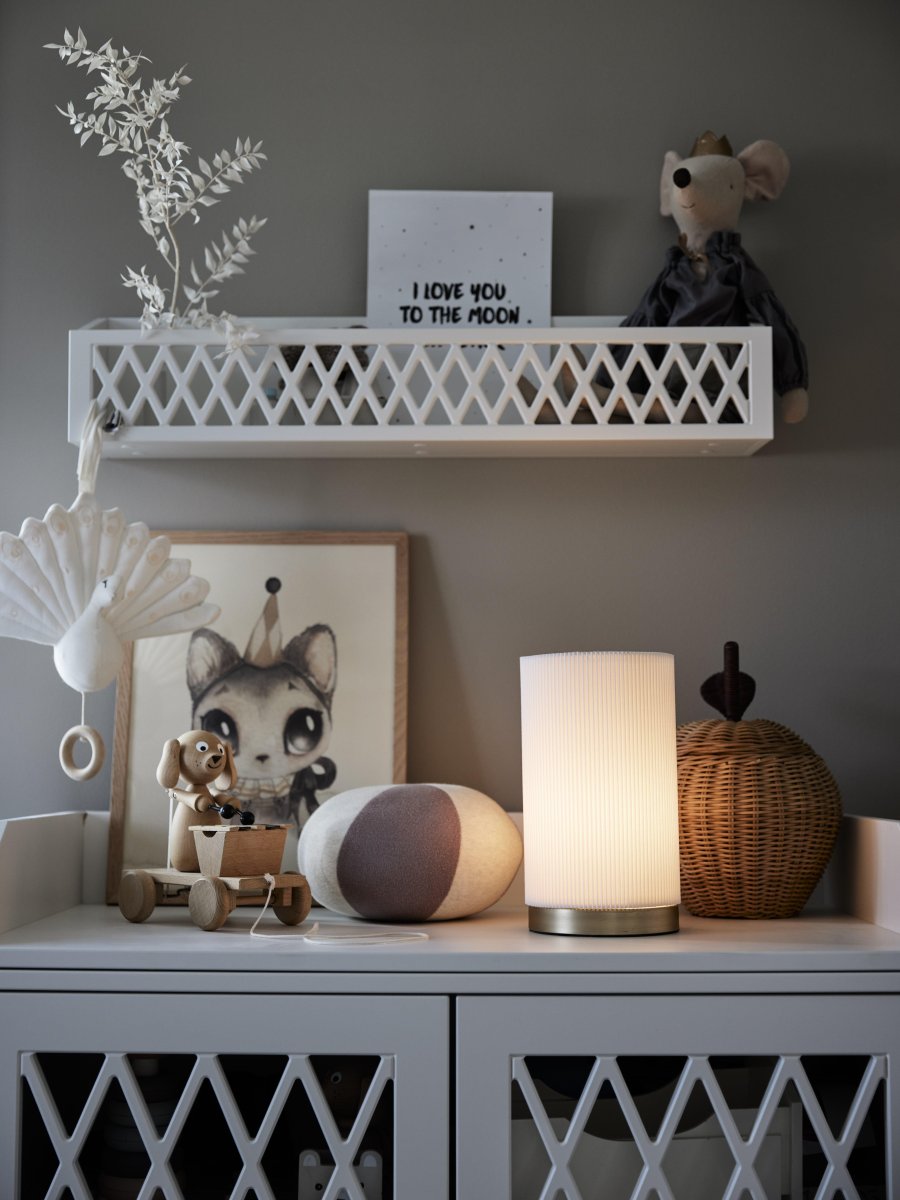 Dora 25cm Blanc lampe de table De PR Home - C&acirc;ble textile noir de 1,5 m de long avec fiche plate, interrupteur d'alimentation et douille de lampe E27.