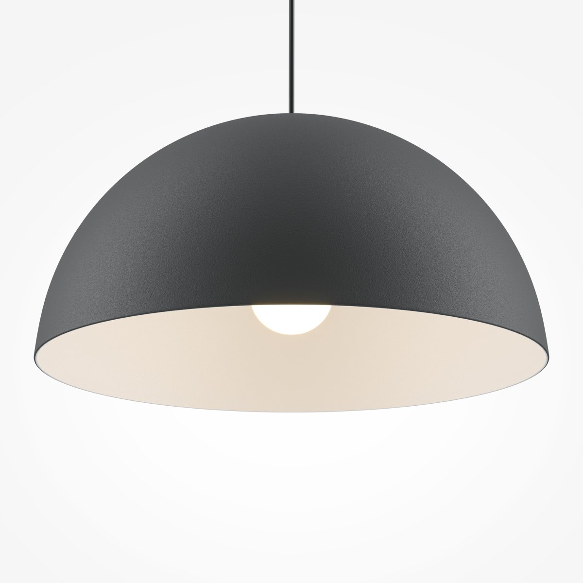 Basic colors Ø35 Noir suspension De Maytoni - Avec son abat-jour en forme de croissant d'un noir &eacute;l&eacute;gant, il &eacute;met une lumi&egrave;re dirig&eacute;e et agr&eacute;able qui cr&eacute;e une atmosph&egrave;re moderne et harmonieuse.