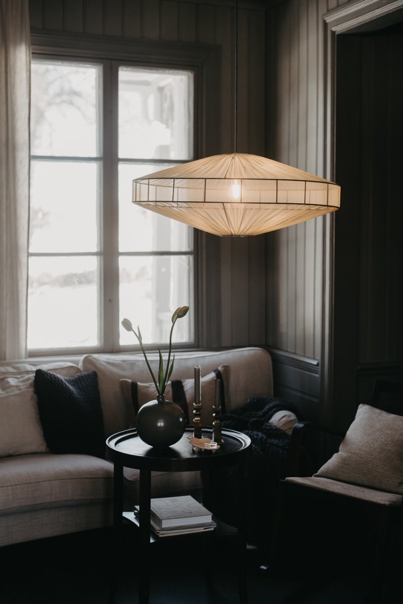 Alba Abat-Jour S/Suspension Ø78 Vert suspension De Alde & Lind - Selon la lampe avec laquelle vous l'associez, Alba peut &ecirc;tre utilis&eacute; comme suspension ou plafonnier.