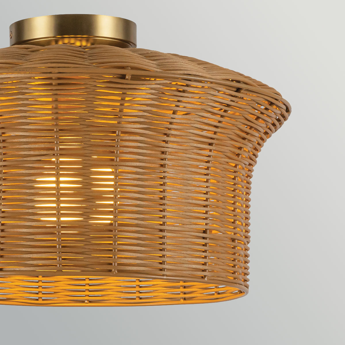 Kai Ø40 Nature plafonnier De Elstead Lighting - Kai est un plafonnier d&eacute;coratif qui associe le m&eacute;tal &agrave; un abat-jour en rotin.