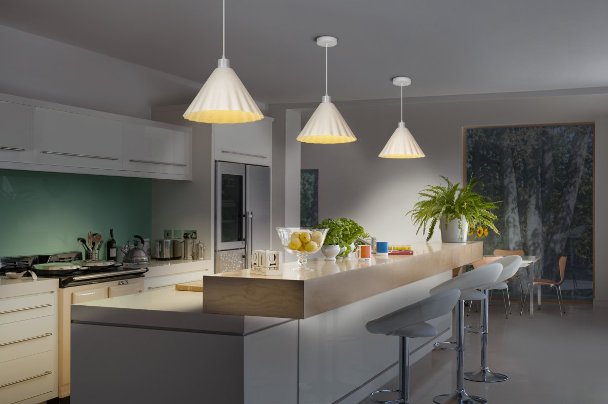 Pulp Ø30 Blanc suspension De Ledvance - Il est recommand&eacute; d'en placer plusieurs en rang&eacute;e au-dessus de la table &agrave; manger ou dans la cuisine.