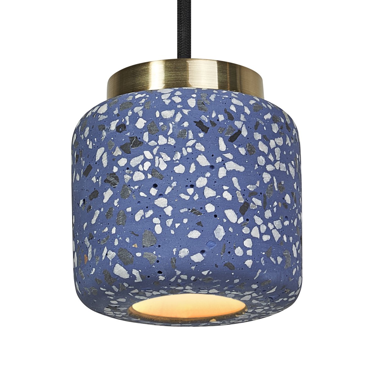 Terrazzo Ball Ø10 Bleu suspension De Osram - Detaljerna i m&auml;ssing bidrar med en elegans till rummet.