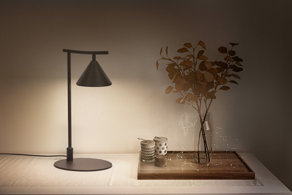 Fuji 40cm Noir lampe de table De Ledvance - Fuji &auml;r en stilren bordslampa med tidl&ouml;sa former.