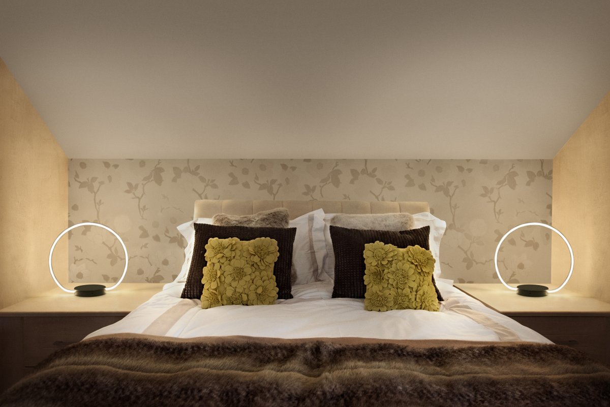 Aura 35cm Noir lampe de table De Ledvance - Lampan &auml;r 3 stegs dimbar med touch-str&ouml;mbrytaren p&aring; lampfoten s&aring; du kan justera ljusstyrkan efter behov.