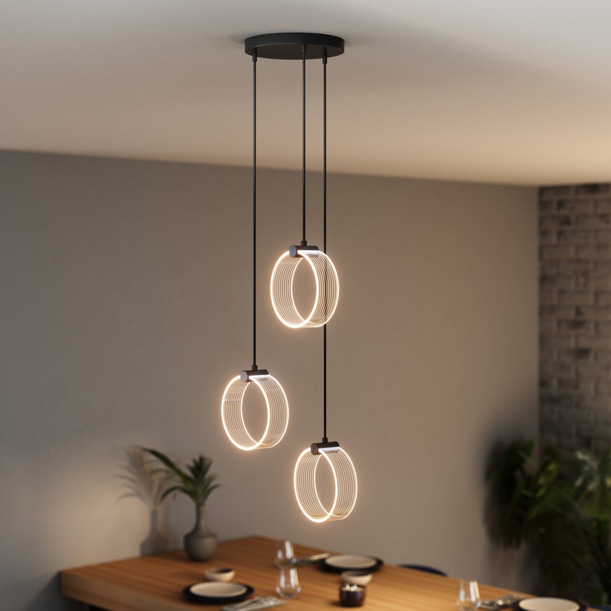 Circle PL Ø30 Noir suspension De Osram - Dans la premi&egrave;re &eacute;tape, la lampe brille dans une lumi&egrave;re blanche chaude de 3000K, dans la deuxi&egrave;me &eacute;tape dans une lumi&egrave;re blanche froide de 4200K et dans la troisi&egrave;me &eacute;tape dans 6500K (lumi&egrave;re du jour).