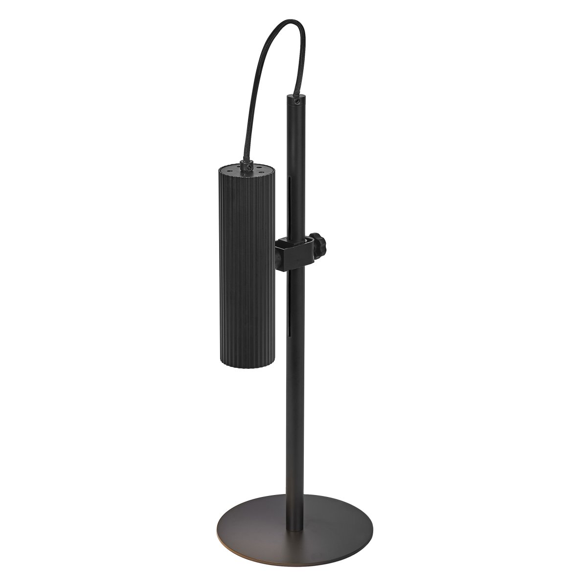 Drums 50cm Noir lampe de bureau De Ledvance - Le spot nervuré noir mat peut être ajusté selon les besoins et constitue la lampe parfaite pour votre bureau ou votre table de chevet.