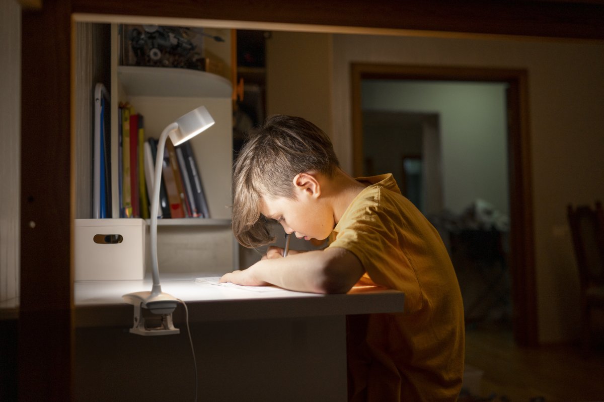 Office Cylinder Clip Blanc lampe à pince De Ledvance - Levereras med 1m USB sladd som du kan koppla till en transformator, laptop eller dator f&ouml;r att lampan ska f&aring; el.