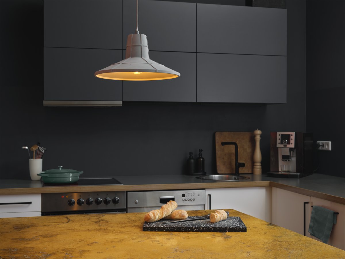 Concrete Sala Ø32 Gris suspension De Osram - L'abat-jour en b&eacute;ton coul&eacute; fournit une lumi&egrave;re non &eacute;blouissante vers le bas.