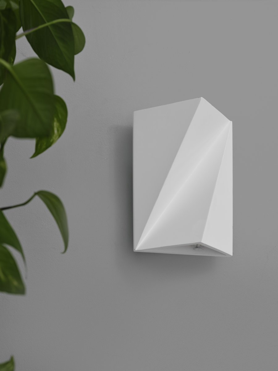 Origami Swan 20cm Blanc applique murale De Ledvance - Origami Swan &auml;r en modern v&auml;gglampa gjord av gips.