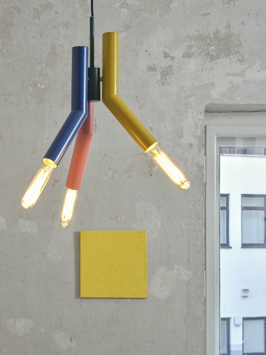 Straw Ø32 Multicolore suspension De Ledvance - Grâce à son design unique, elle constitue un élément décoratif idéal au-dessus d'une table à manger, dans une chambre ou un salon.