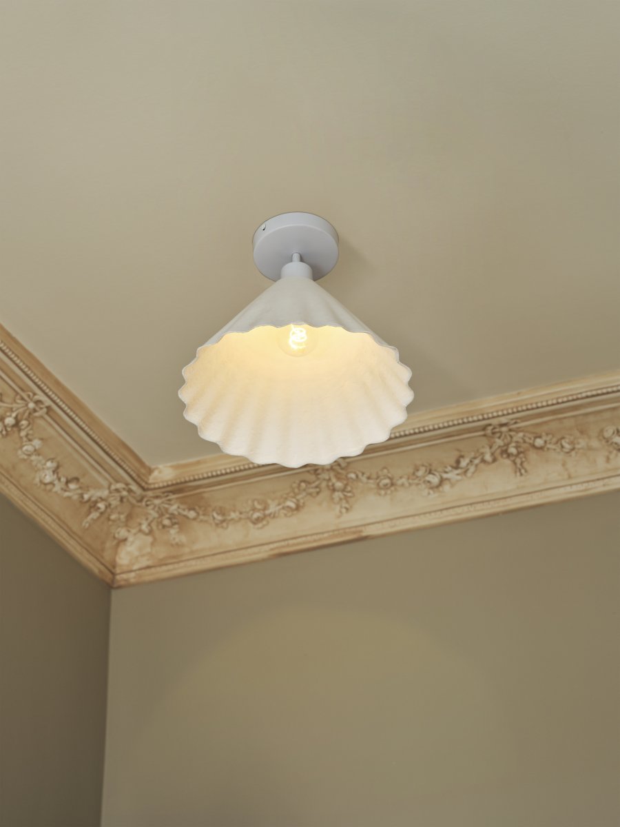 Pulp Ø30 Blanc plafonnier De Osram - L'abat-jour d&eacute;coratif en papier assure une agr&eacute;able r&eacute;partition de la lumi&egrave;re dans la pi&egrave;ce.