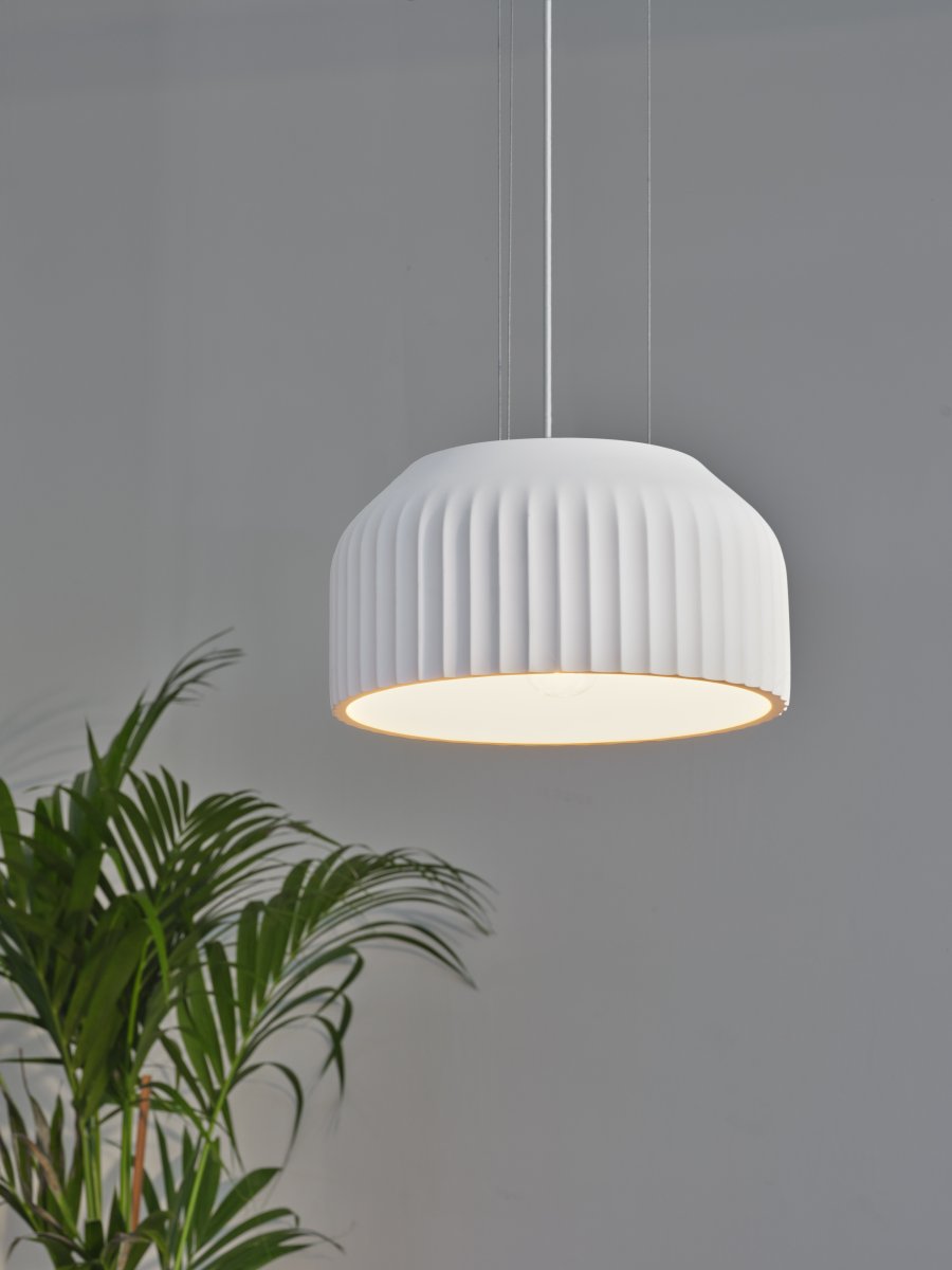 Plaster Routes Ø30 Blanc suspension De Ledvance - Plaster Routes &auml;r en modern pendel gjord av gips.