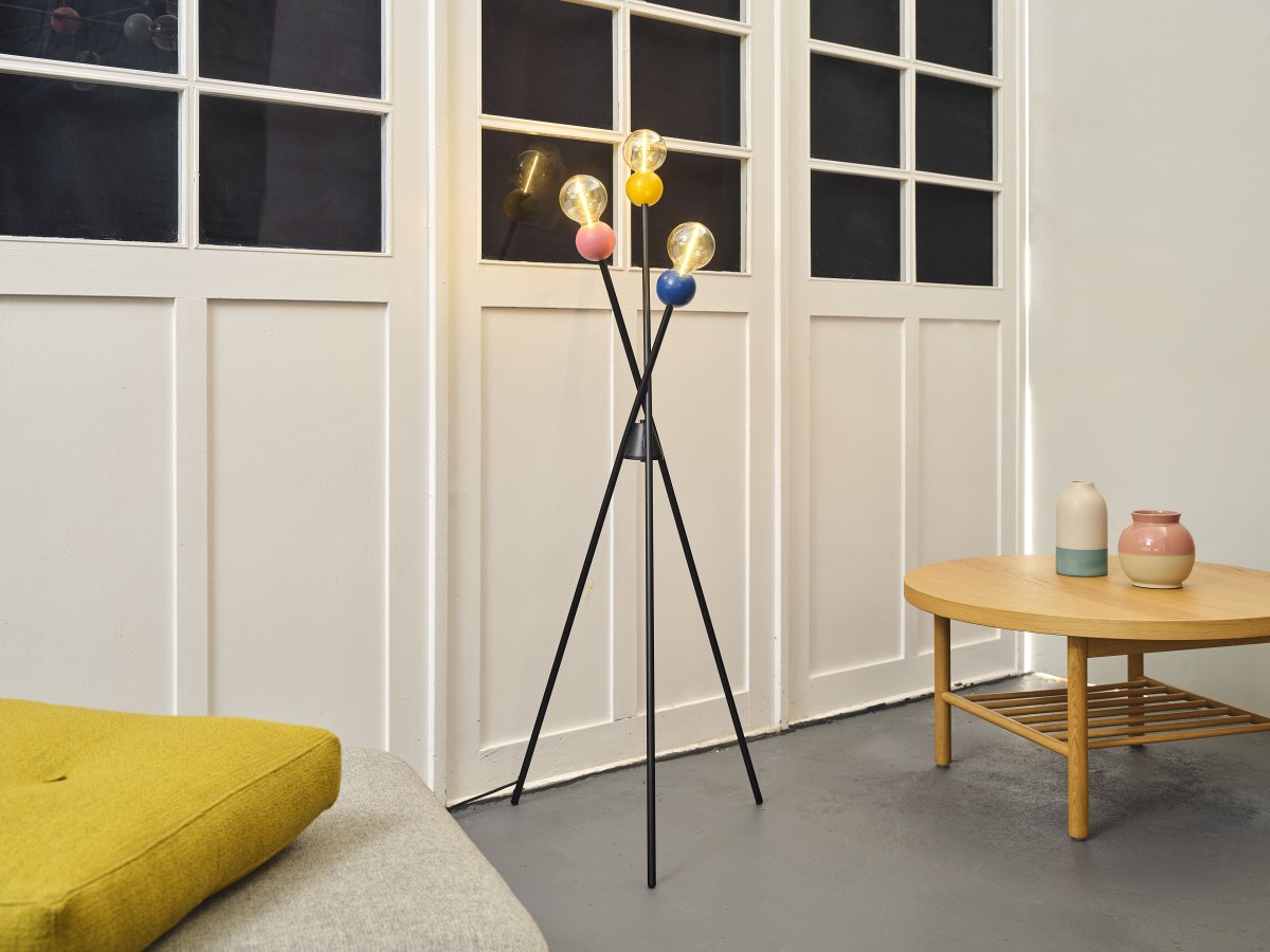 Bubble Multicolore lampadaire De Ledvance - Bubble est un lampadaire unique avec de belles couleurs dans un design ludique.