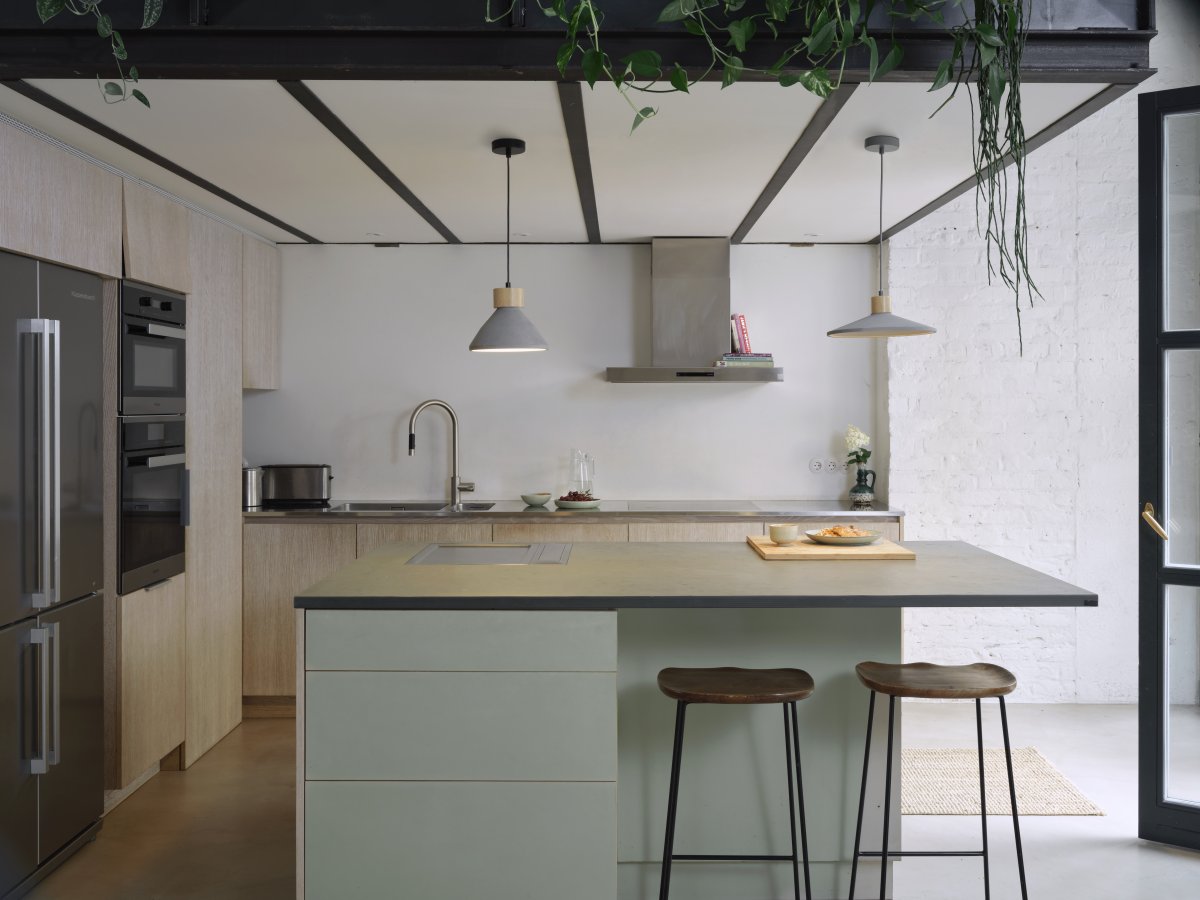 Concrete Wood Ø32 Gris suspension De Ledvance - L'abat-jour en béton coulé apporte une lumière agréable dans la pièce.