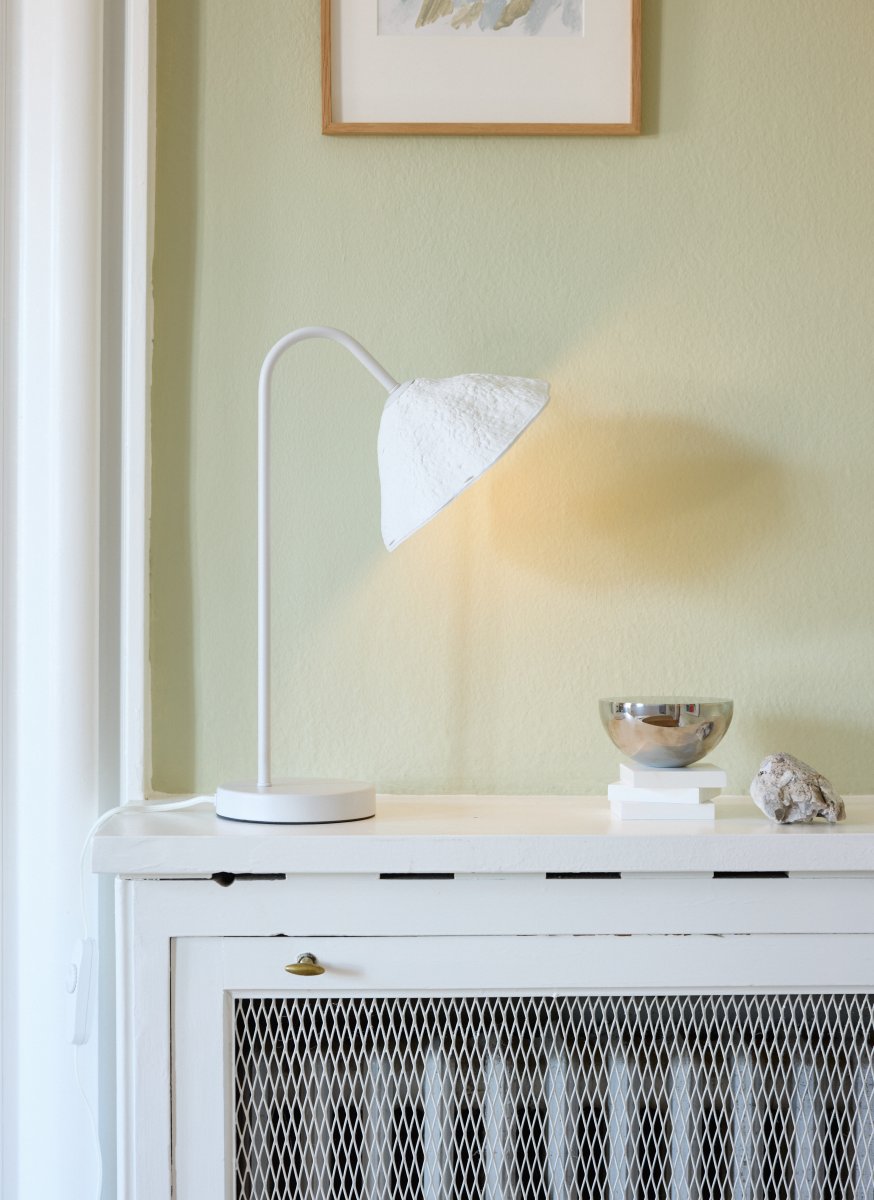 Lotus Leaf 45cm Blanc lampe de bureau De Ledvance - Lotus Leaf est une belle lampe de table en papier m&acirc;ch&eacute;.