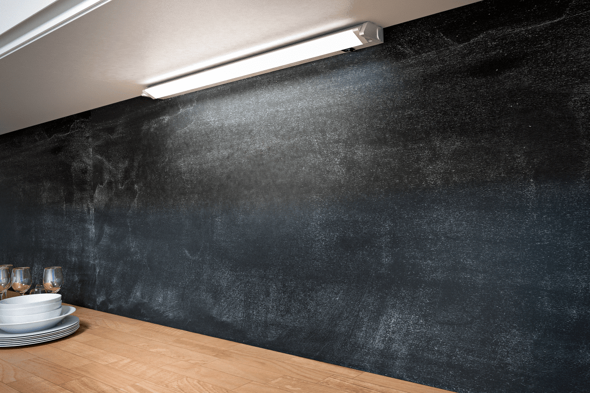 LED Turn 36cm Argent De Ledvance - Lampan skruvas fast antingen under sk&aring;pen eller p&aring; v&auml;ggen och kopplas in med medf&ouml;ljande sladd p&aring; 1,5m med stickkontakt.