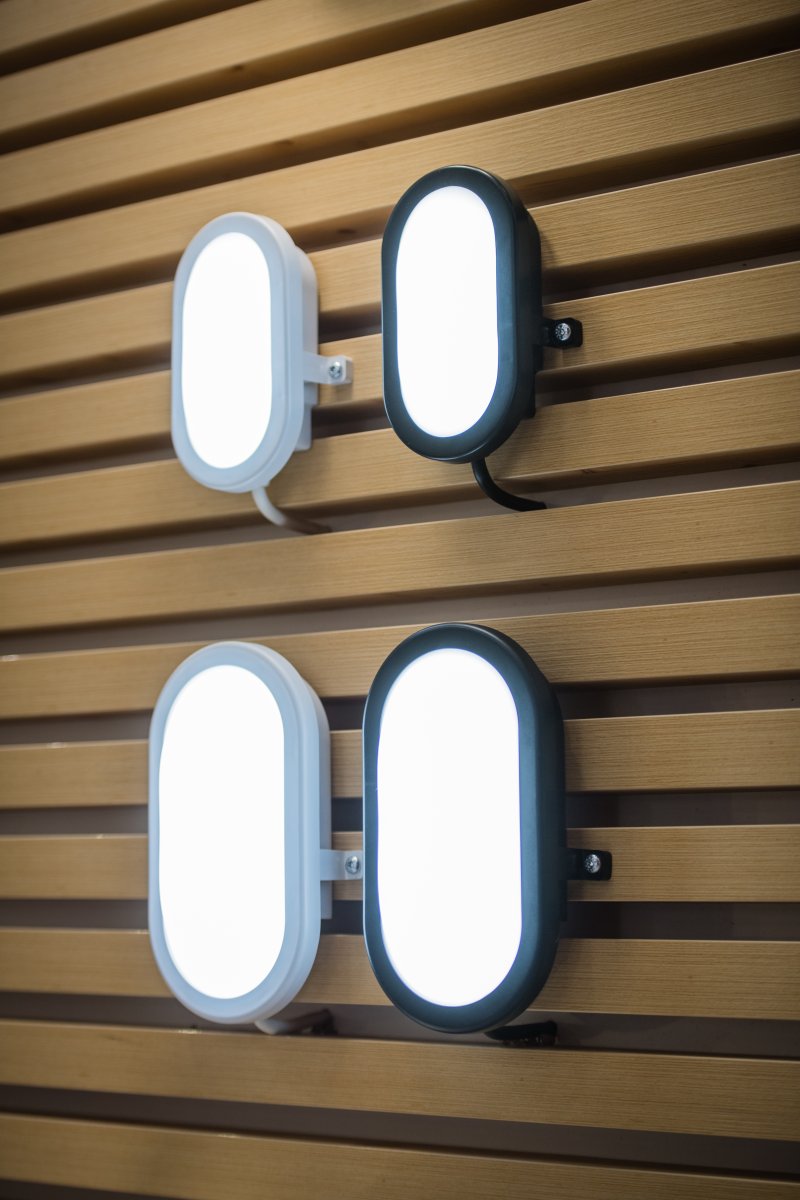 Bulkhead 11W Blanc lampe d’extérieur De Ledvance - Bulkhead &auml;r en smidig belysningl&ouml;sning f&ouml;r dig som beh&ouml;ver en enkel lampa med bra ljus i t.