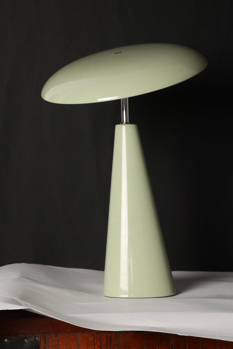 Audrey 33cm Vert clair portable De Eja - Audrey trouve parfaitement sa place sur une table basse, une table de chevet ou un rebord de fenêtre.