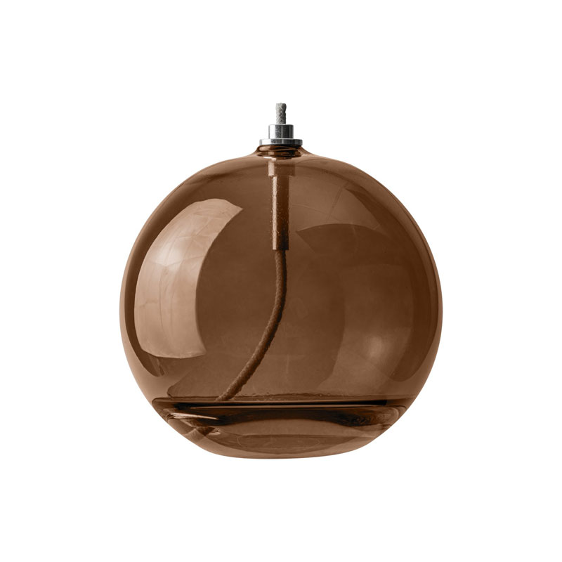 Lampe À Huile Aura Grand Brun De Mette Ditmer - Perfekt p&aring; ett bord, en byr&aring; eller en f&ouml;nsterbr&auml;da.