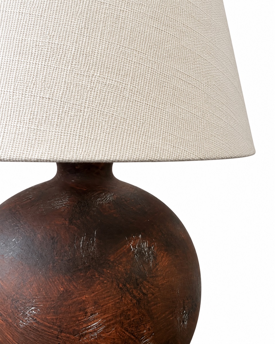 Bellmini 30cm brun foncé lampe de table De Nordic Lighting - La lampe est fournie avec un câble en plastique blanc de 1,8 m de long, équipé d'un interrupteur et d'une prise.