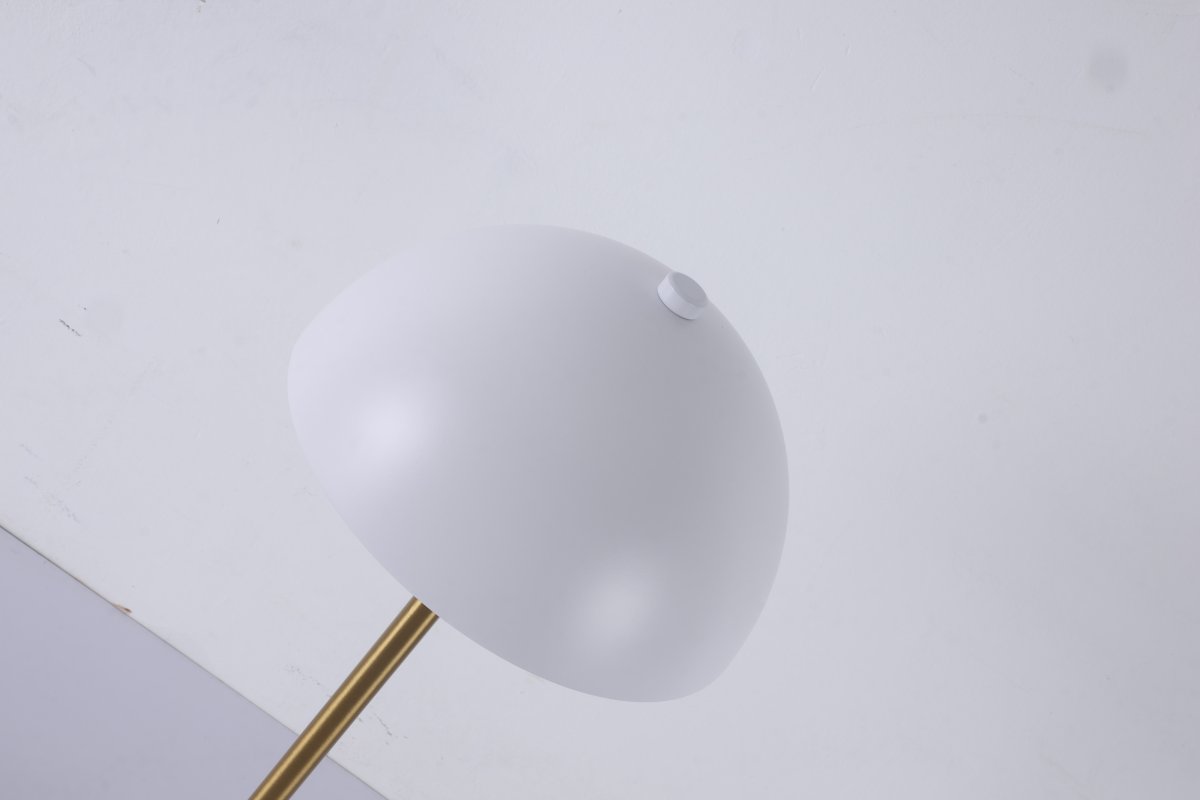 Dito 47cm Blanc lampe de table De Nordic Lighting - La lampe est fournie avec un c&acirc;ble transparent de 1,8 m, un interrupteur et une prise secteur.