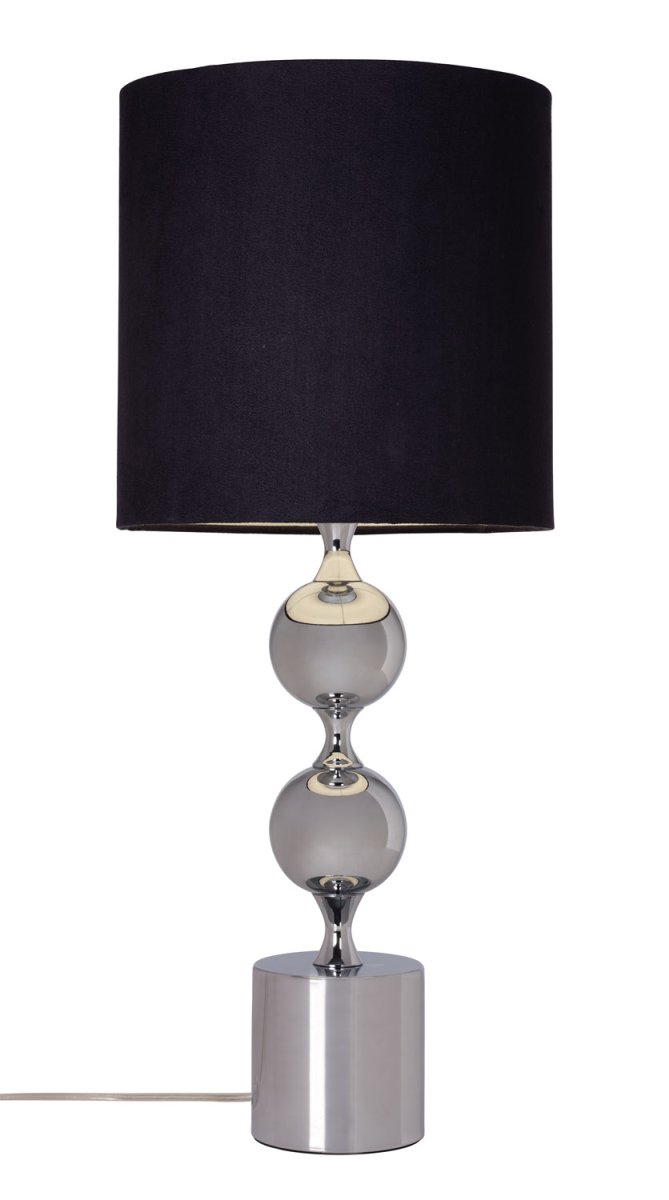 Prakt 60cm Chrome lampe de table De Cottex - La magnifique lampe de table en m&eacute;tal et textile est une lampe &eacute;l&eacute;gante et accrocheuse qui ajoute une touche sophistiqu&eacute;e &agrave; la pi&egrave;ce.