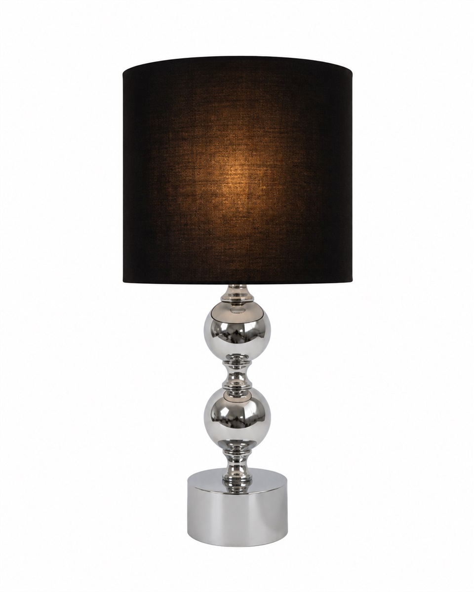 Circolo 48cm Chrome/noir lampe de table De Nordic Lighting - La lampe de table Circolo associe un pied d&eacute;coratif en m&eacute;tal &agrave; une &eacute;l&eacute;gante finition chrom&eacute;e et un abat-jour classique en lin noir.