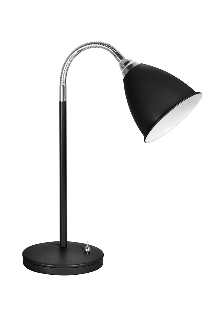 Smögen 45cm Noir lampe de bureau De Armaturhantverk - Cette lampe de table moderne combine un abat-jour noir élégant avec des détails chromés pour un design élégant et fonctionnel.