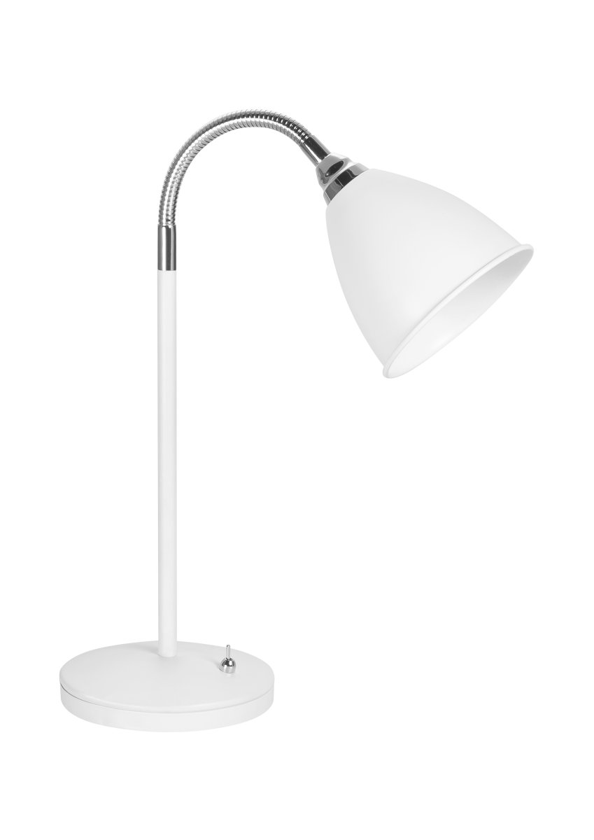 Smögen 45cm Blanc lampe de bureau De Armaturhantverk - Cette lampe de table moderne combine un abat-jour blanc élégant avec des détails chromés pour un design élégant et fonctionnel.