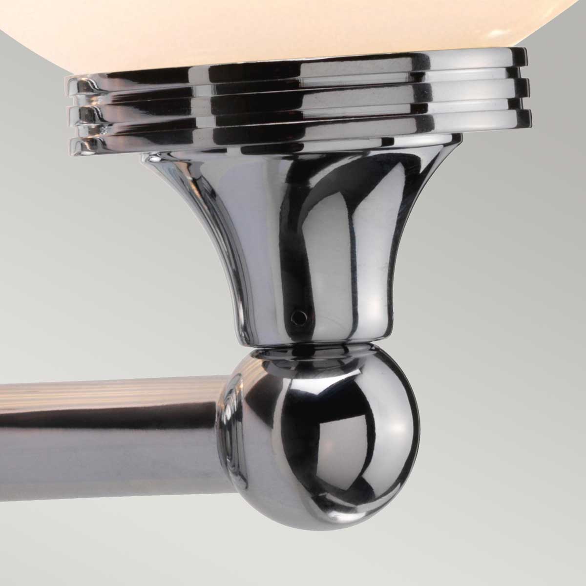 Austen Ø13 Chrome poli lampe de salle de bain De Elstead Lighting - L'applique murale Austen a un design classique et est fabriquée à partir de matériaux de la plus haute qualité, garantissant une durabilité à long terme.
