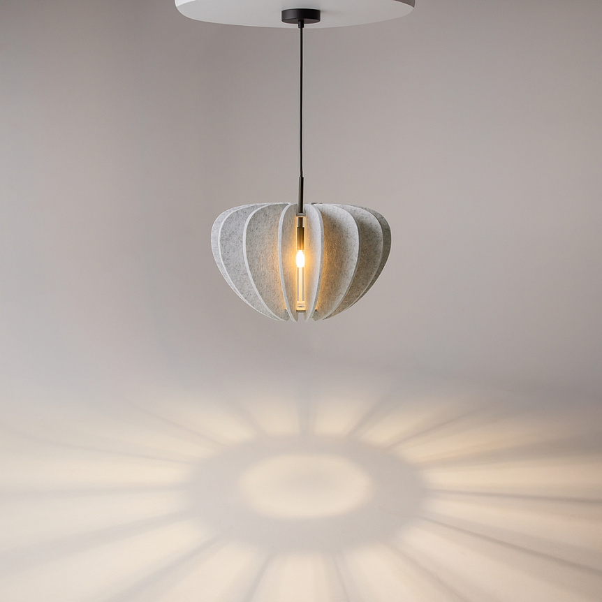 Cambio Ø48 Gris clair suspension De Maytoni - La s&eacute;rie est disponible en plusieurs couleurs et formes et, gr&acirc;ce au c&acirc;ble de 3 m&egrave;tres de long, peut &eacute;galement &ecirc;tre suspendue dans des pi&egrave;ces hautes - parfaite pour des installations d'&eacute;clairage cr&eacute;atives qui refl&egrave;tent l'ambiance de la pi&egrave;ce.