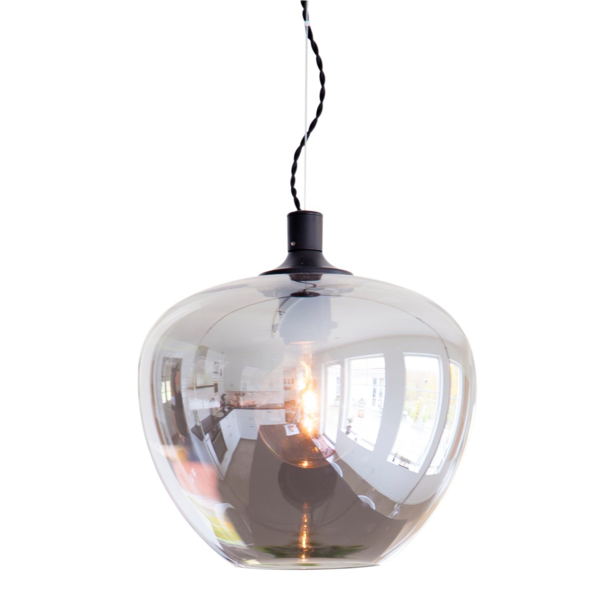Bellissimo Ø28 Couleur fumée suspension De By Rydéns - Bellissimo est un magnifique plafonnier en verre fum&eacute; transparent et &eacute;l&eacute;gant.