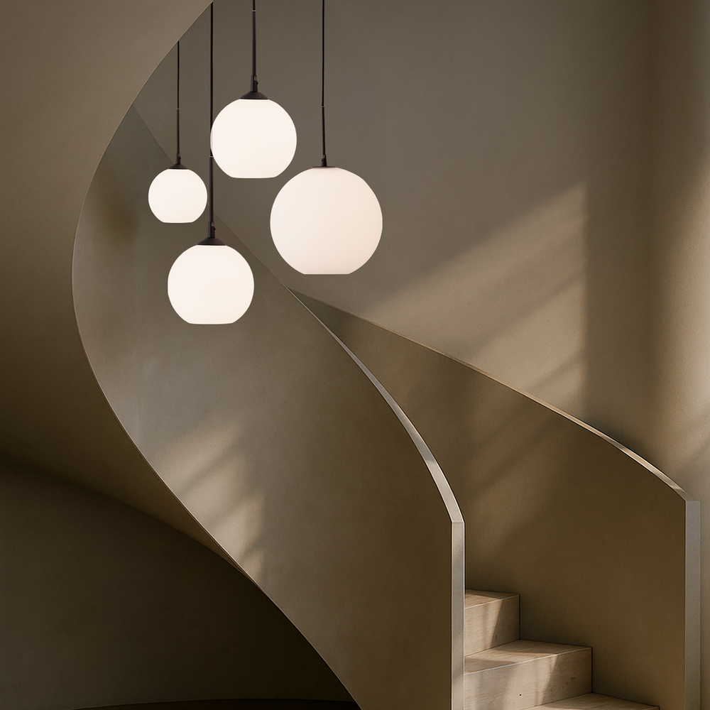 Capo Ø20 Blanc suspension De Belid - La suspension Capo est une suspension sph&eacute;rique classique avec un beau verre opale et de fins d&eacute;tails en m&eacute;tal.