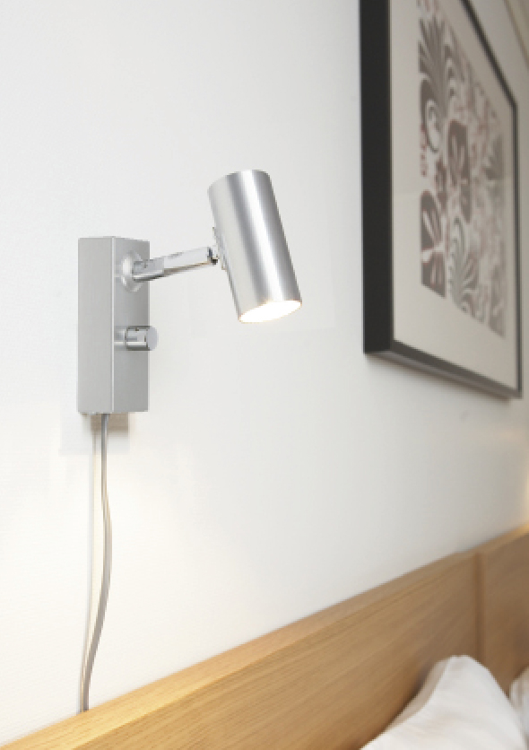 Cato Aluminium lampe de lecture De Belid - Fabriqu&eacute;e en m&eacute;tal de haute qualit&eacute; et &eacute;quip&eacute;e d'un variateur int&eacute;gr&eacute;, elle vous permet de r&eacute;gler facilement la luminosit&eacute; et l'ambiance de votre pi&egrave;ce.