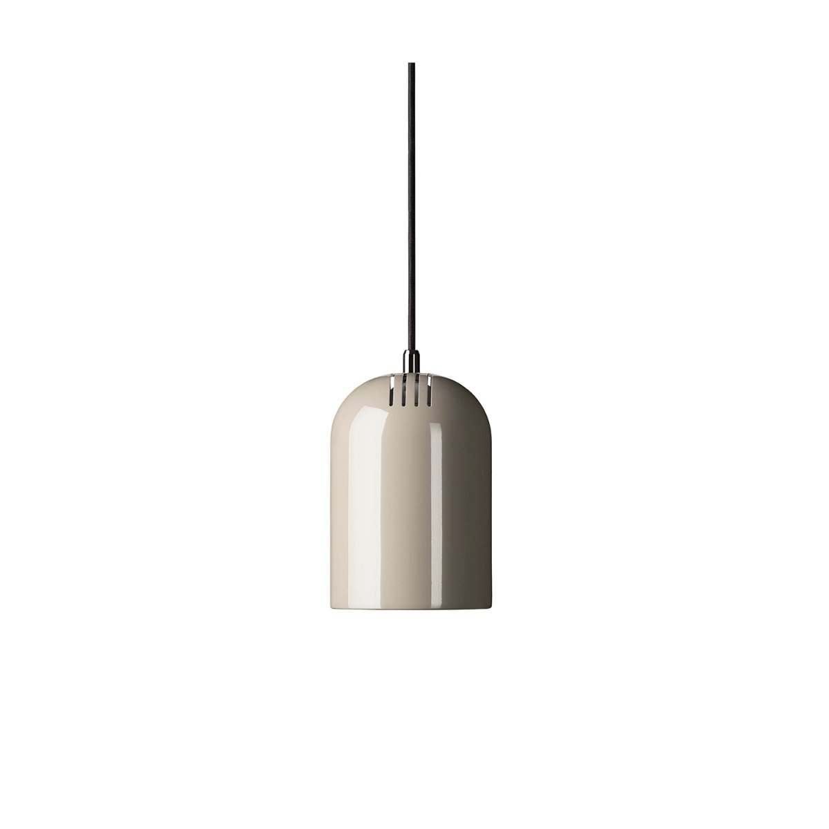 Lennon Ø12 Beige lampe de fenêtre De CO Bankeryd - La lampe peut &ecirc;tre suspendue individuellement au-dessus d'un &eacute;tabli dans la cuisine, dans une fen&ecirc;tre ou en groupe au-dessus de la table &agrave; manger.
