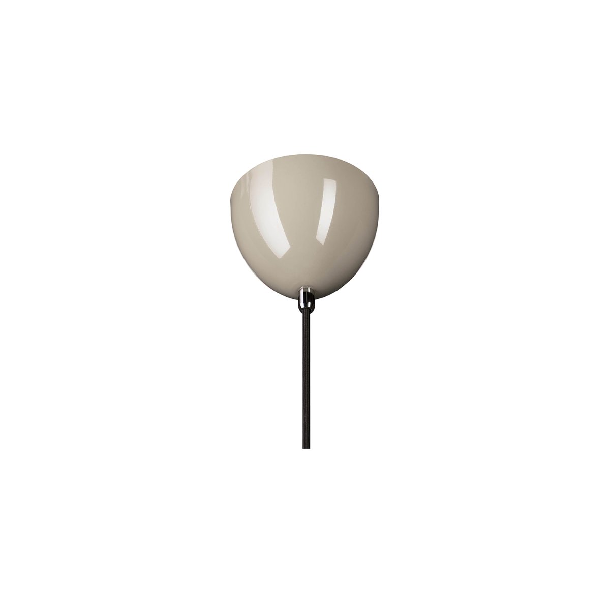 Lennon Ø12 Beige lampe de fenêtre De CO Bankeryd - La lampe peut &ecirc;tre suspendue individuellement au-dessus d'un &eacute;tabli dans la cuisine, dans une fen&ecirc;tre ou en groupe au-dessus de la table &agrave; manger.