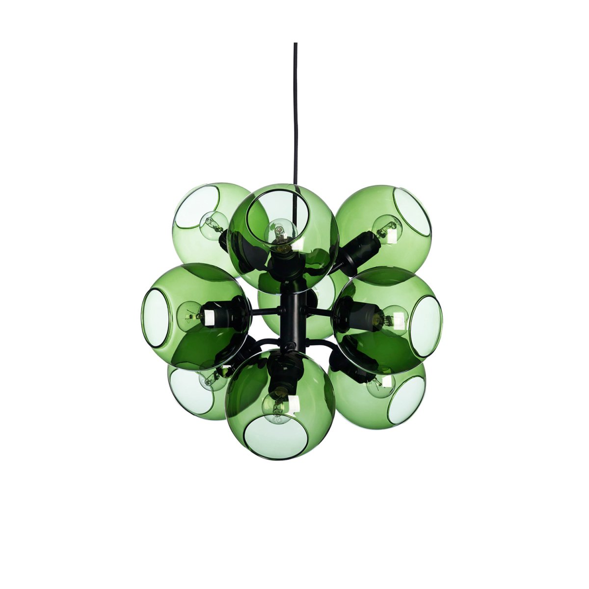 Tage 50 Ø45 Vert suspension De CO Bankeryd - La lampe convient pour être suspendue plus haut au plafond du salon, dans la chambre pour un éclairage général doux ou au-dessus de la table à manger, où elle joue un rôle et devient un accroche-regard expressif.
