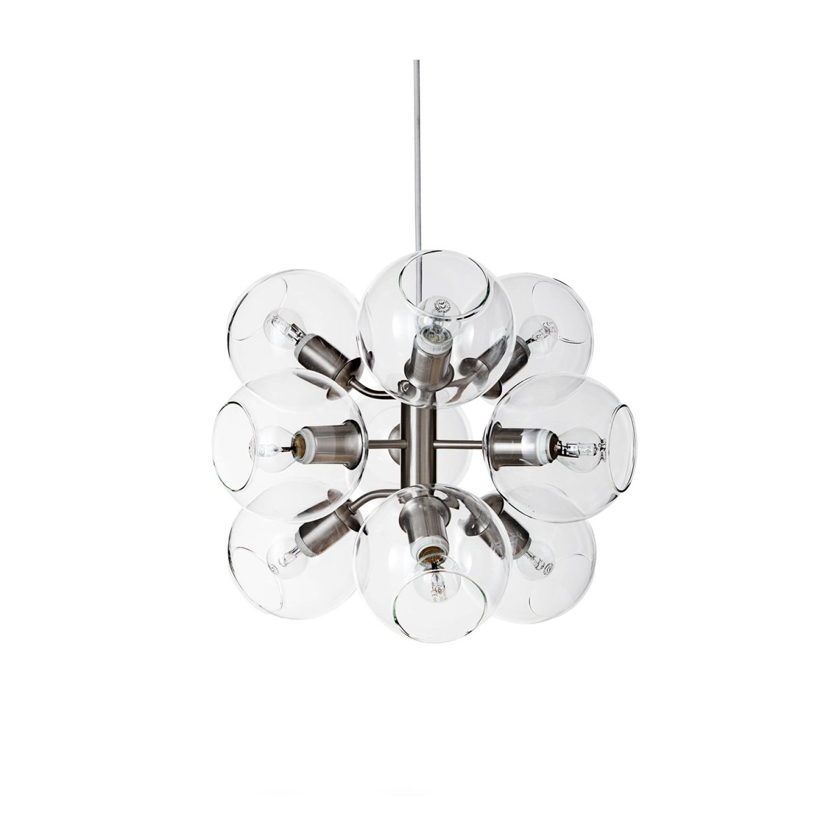 Tage 50 Ø45 Nickel suspension De CO Bankeryd - La lampe convient pour être suspendue plus haut au plafond du salon, dans la chambre pour un éclairage général doux ou au-dessus de la table à manger, où elle joue un rôle et devient un accroche-regard expressif.