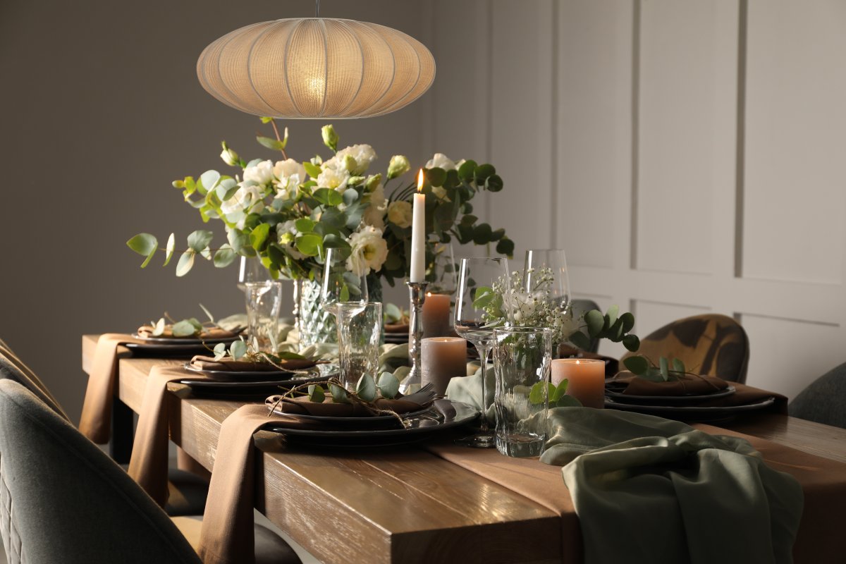 Mamsell Ø45 Gris suspension De Aneta Lighting - Mamsell est un choix populaire pour la chambre ou le salon, mais fournit également une belle lumière au-dessus de la table à manger.