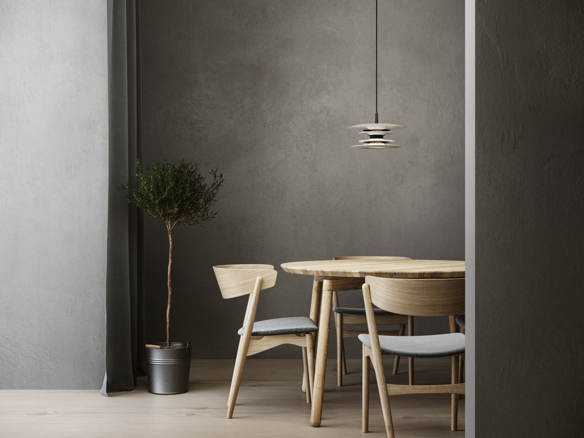 Diablo Ø30 Sable/bronze suspension De Belid - Cette suspension diffuse une lumi&egrave;re agr&eacute;able et tamis&eacute;e et convient parfaitement au-dessus de la table &agrave; manger ou dans d'autres pi&egrave;ces de la maison o&ugrave; style et fonctionnalit&eacute; sont recherch&eacute;s.