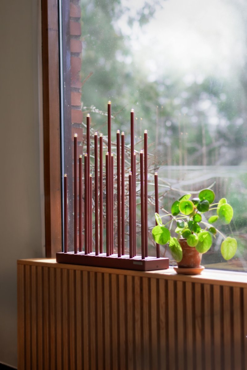 Elflugan Grande Rouge oxyde De SMAK Design - Le n&oelig;ud papillon &eacute;lectrique est d&eacute;sormais disponible en version plus grande&nbsp;: le n&oelig;ud papillon &eacute;lectrique Grande.