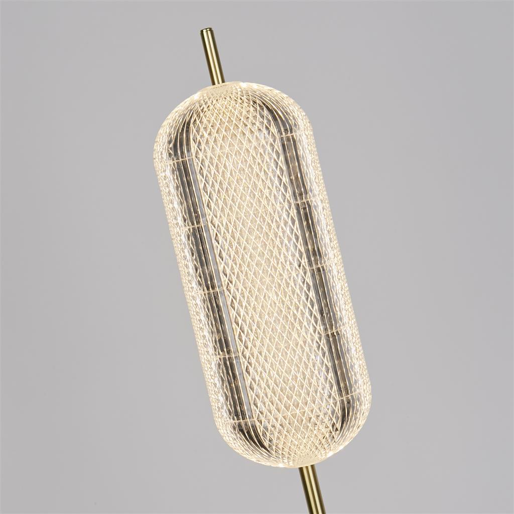 Capsule Laiton lampadaire De Searchlight - Capsule est un lampadaire élégant et moderne avec des détails en laiton satiné et un abat-jour en verre acrylique qui diffuse une lumière douce et agréable.