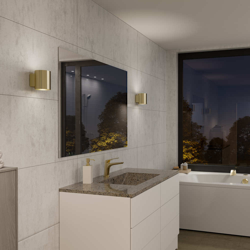 Evoke S Laiton satiné applique murale De Herstal - Den smarta konstruktionen med b&aring;de upp- och nerljus g&ouml;r den till ett utm&auml;rkt val f&ouml;r att belysa din hall, vardagsrum eller sovrum p&aring; ett subtilt men effektfullt s&auml;tt.