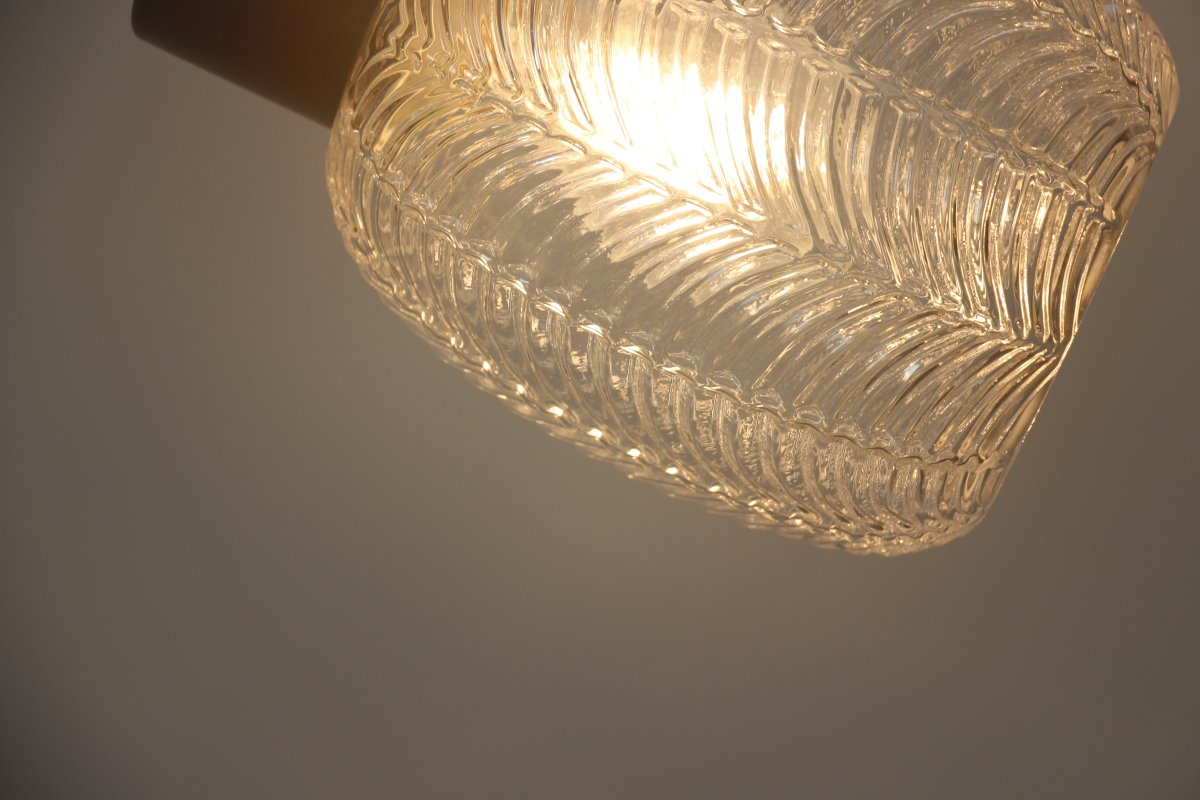 Tabaco Ø14 Transparent/noir lampe de fenêtre De Lampan - La suspension est fournie avec un c&acirc;ble textile noir de 3,5 m et une prise secteur.