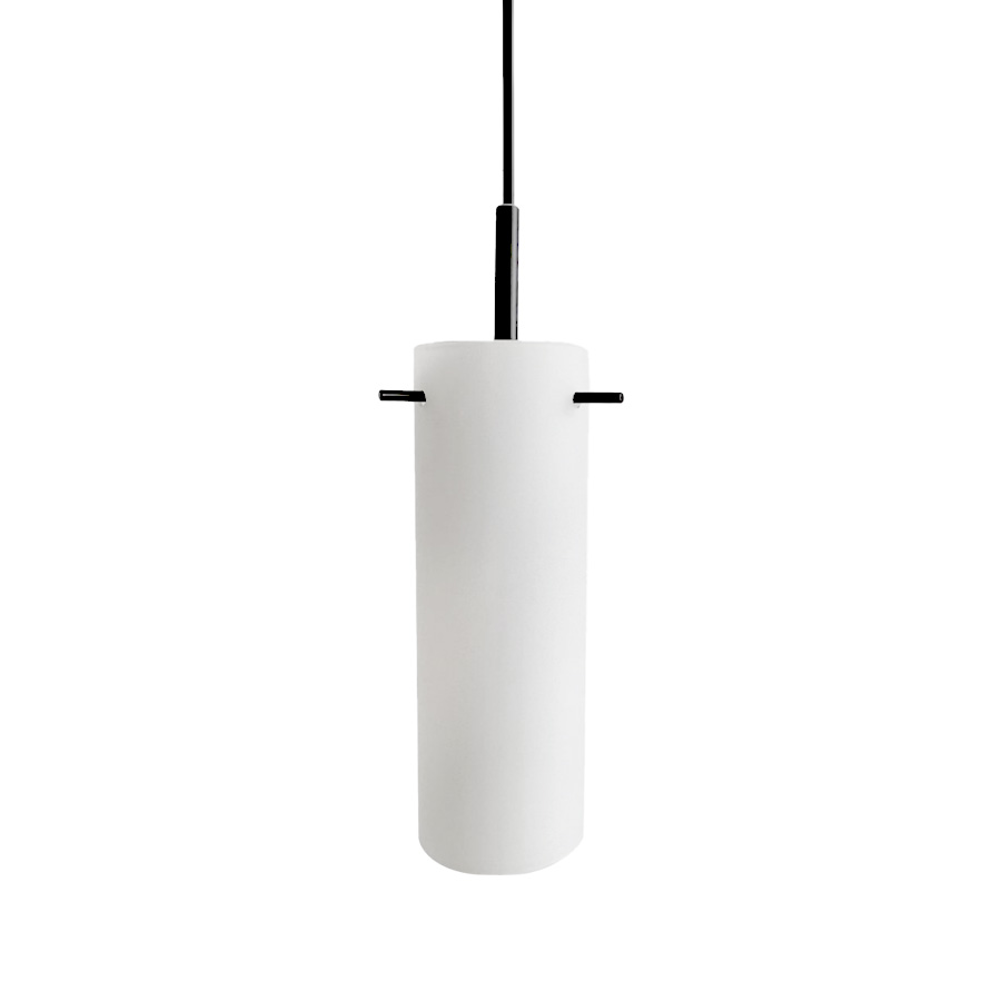 Cilinda Ø7 Noir et blanc lampe de fenêtre De Nordic Lighting - Cilinda est une lampe de fen&ecirc;tre intemporelle au design &eacute;l&eacute;gant.