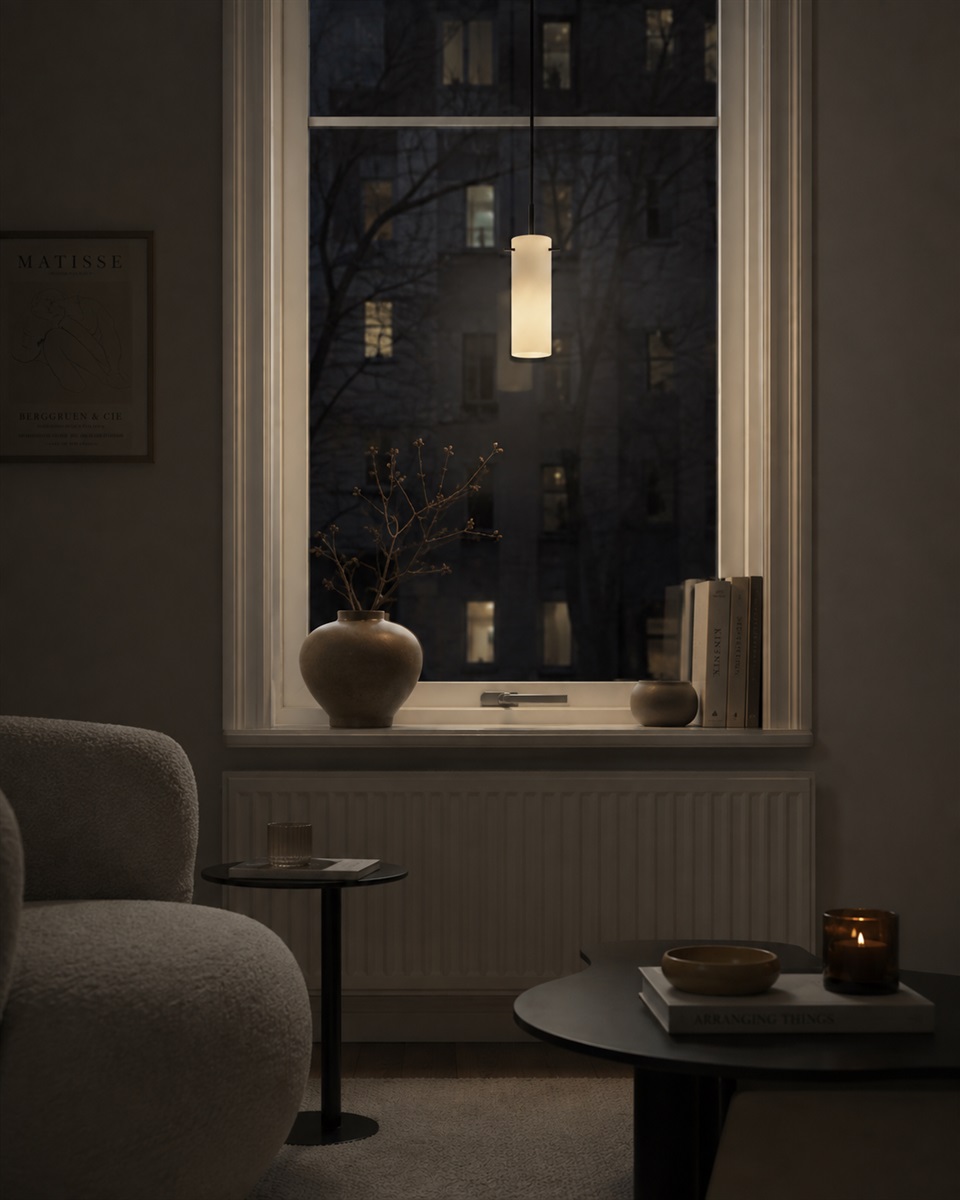 Cilinda Ø7 Noir et blanc lampe de fenêtre De Nordic Lighting - Cilinda est une lampe de fenêtre intemporelle au design élégant.