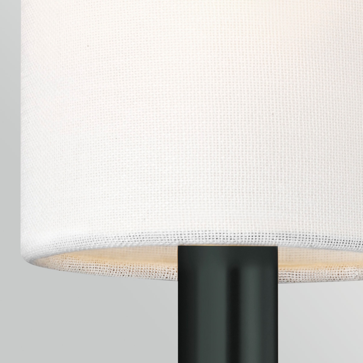 Brianna 36cm Noir applique murale De Elstead Lighting - Brianna est id&eacute;ale pour cr&eacute;er une ambiance chaleureuse, par exemple dans un salon, une chambre ou un couloir.