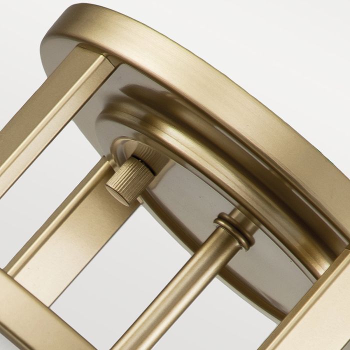 Fusion Ø34 Laiton plafonnier De Elstead Lighting - Le cadre est &eacute;quip&eacute; de verre opale nervur&eacute; sur les c&ocirc;t&eacute;s et d'un d&ocirc;me en verre en bas comme diffuseur, cr&eacute;ant un effet d'&eacute;clairage fascinant.