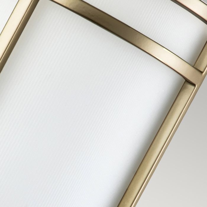 Fusion 38cm Laiton applique murale De Elstead Lighting - Fabriqu&eacute; en acier et en verre durables pour des performances durables, Fusion est un excellent choix pour les environnements traditionnels et modernes.