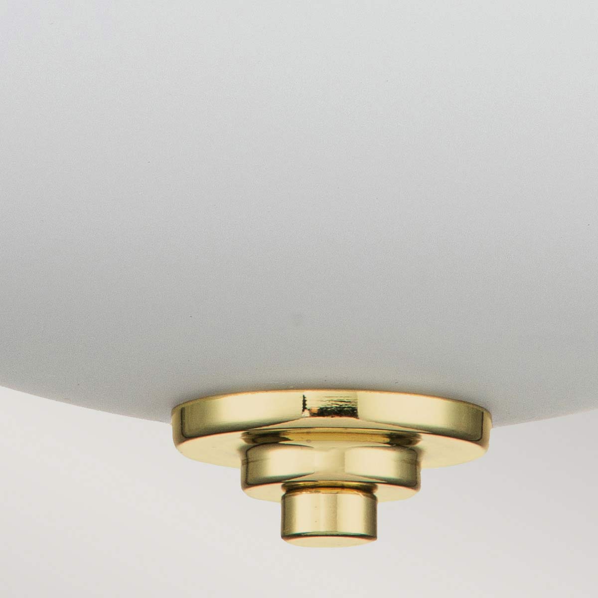Malibu Ø34 Laiton poli lampe de salle de bain De Elstead Lighting - Le plafonnier Malibu en laiton poli est un plafonnier élégant et polyvalent qui s'intègre aussi bien dans les intérieurs classiques que modernes.